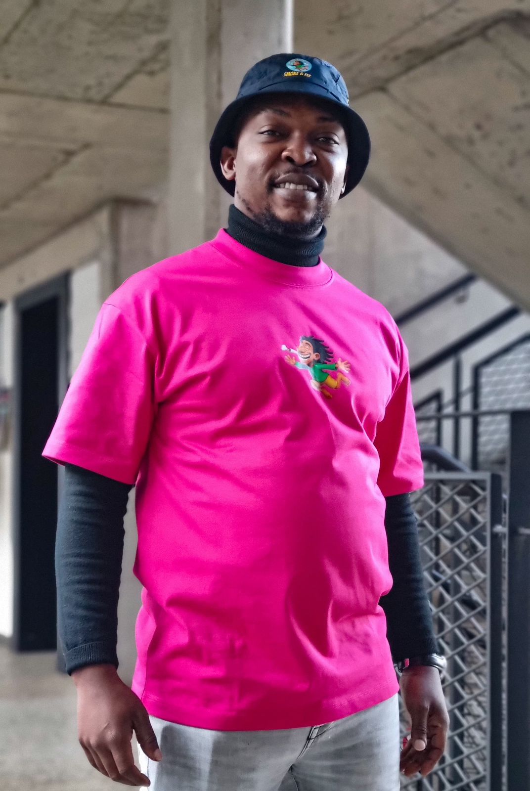 Smoke & Fly Bucket Hat – Premium Cartoon Streetwear Hat (Unisex)